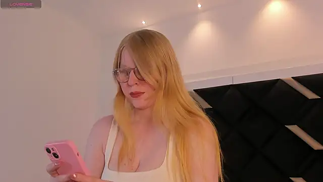 Snapshot of Alexa_Handler chatting on March 18, 2026, 7:59 pm Alexa Handler online show from March 18, 2026, 7:59 pm