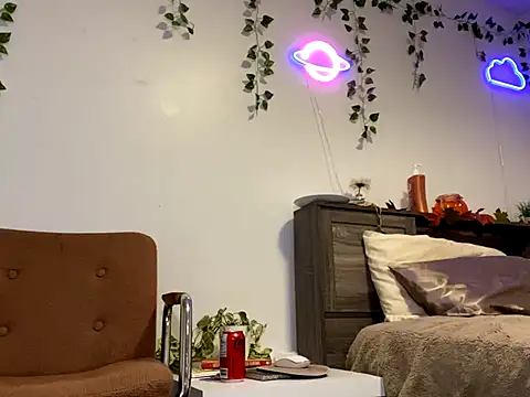 Kittyymaze1 online show from October 10, 2025, 2:51 pm