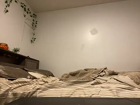 Kittyymaze1 online show from October 7, 2025, 12:06 pm