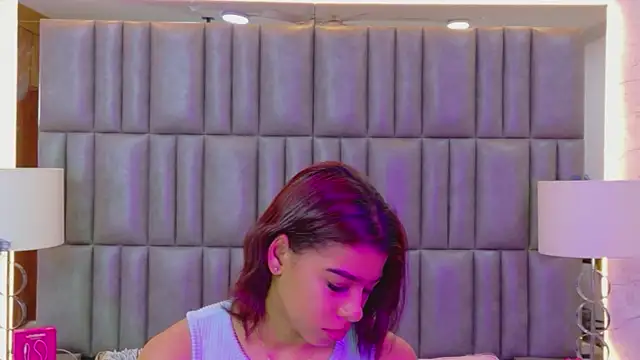 Snapshot of TiaraRosse chatting on August 4, 2026, 12:20 pm TiaraRosse online show from August 4, 2026, 12:20 pm