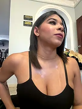 TiaraRosse online show from January 7, 2026, 2:11 pm