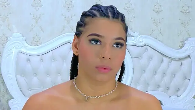 TiaraRosse online show from December 2, 2025, 12:18 pm