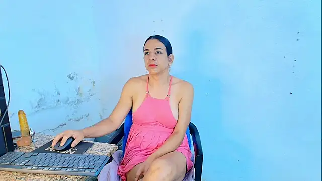 Snapshot of Oh_Tique chatting on March 17, 2026, 1:03 pm Oh Tique online show from March 17, 2026, 1:03 pm