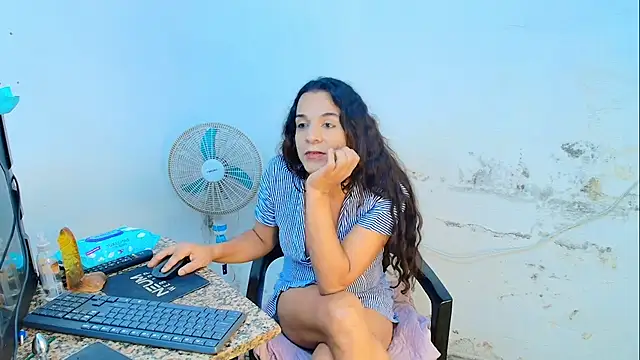 Snapshot of Oh_Tique chatting on February 26, 2026, 12:21 am Oh Tique online show from February 26, 2026, 12:21 am