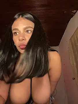 Snapshot of Isabella_boobd chatting on January 6, 2026, 2:15 am Isabella boobd online show from January 6, 2026, 2:15 am