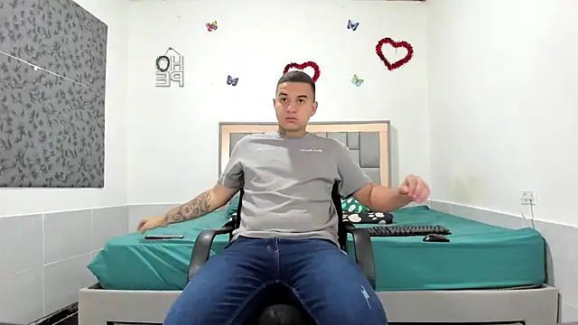 Snapshot of simookeler chatting on October 13, 2025, 3:24 pm simookeler online show from October 13, 2025, 3:24 pm