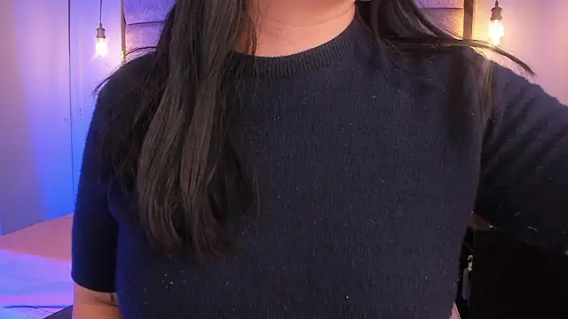 EmaJames25 online show from January 9, 2026, 4:58 pm