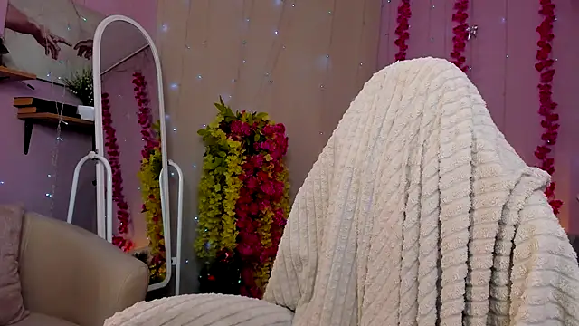 Jennifer murr online show from December 19, 2025, 1:35 pm