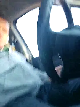 Snapshot of Bigtater1999 chatting on November 7, 2025, 12:42 pm Bigtater1999 online show from November 7, 2025, 12:42 pm