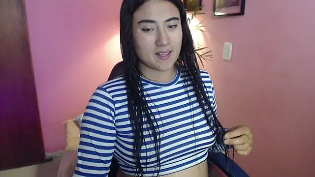 bunnyemilyrose36 online show from January 13, 2026, 8:02 pm