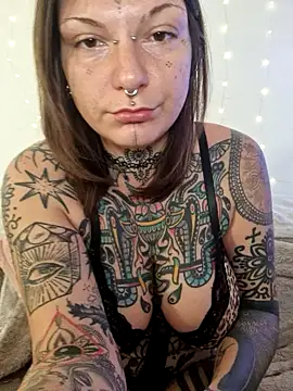 Snapshot of lizzardqueeen chatting on February 21, 2026, 7:54 am lizzardqueeen online show from February 21, 2026, 7:54 am