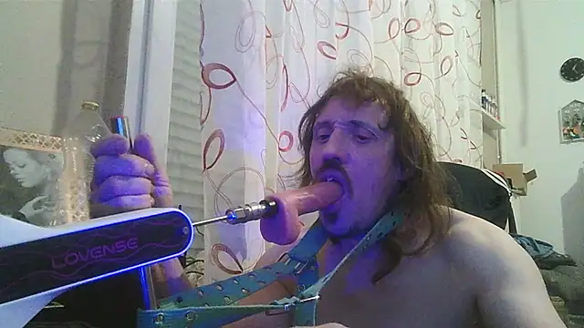 Snapshot of cyril020202 chatting on December 5, 2025, 12:15 pm cyril020202 online show from December 5, 2025, 12:15 pm