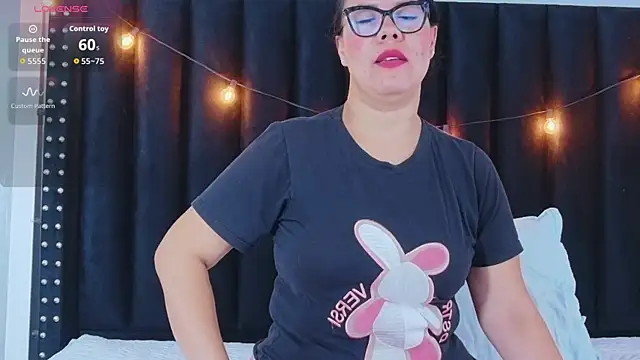 hotlatinateacher online show from October 12, 2025, 11:55 am