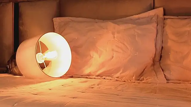 Snapshot of angelinepossy chatting on November 12, 2025, 7:51 pm angelinepossy online show from November 12, 2025, 7:51 pm