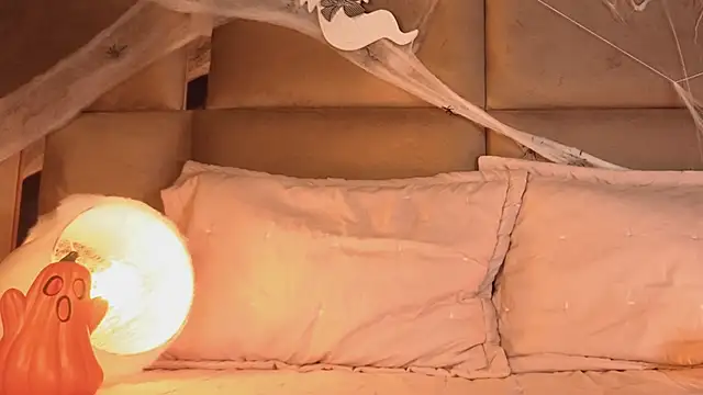 Snapshot of angelinepossy chatting on October 26, 2025, 9:48 pm angelinepossy online show from October 26, 2025, 9:48 pm