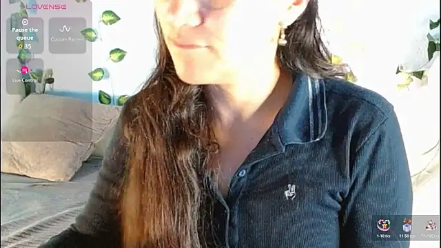 venus swet  online show from October 30, 2025, 11:56 pm