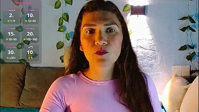 Snapshot of venus_swet_ chatting on April 12, 2026, 12:25 am venus swet online show from April 12, 2026, 12:25 am