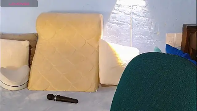 venus swet  online show from October 14, 2025, 1:28 am