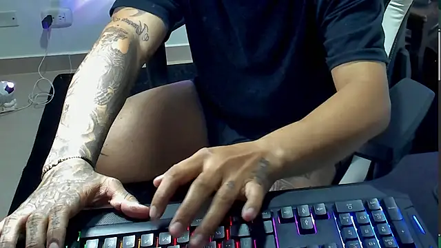 Snapshot of stebankechima chatting on December 16, 2025, 1:21 am stebankechima online show from December 16, 2025, 1:21 am