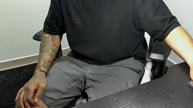 Snapshot of stebankechima chatting on October 30, 2025, 3:27 am stebankechima online show from October 30, 2025, 3:27 am