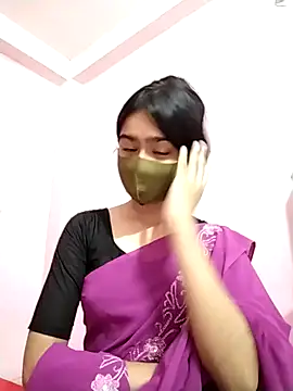 Snapshot of Arisha- chatting on October 19, 2025, 6:43 pm Arisha- online show from October 19, 2025, 6:43 pm