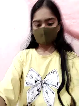 Snapshot of Arisha- chatting on December 3, 2025, 3:44 pm Arisha- online show from December 3, 2025, 3:44 pm