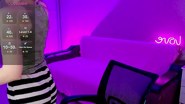 School Love online show from January 19, 2025, 1:12 pm