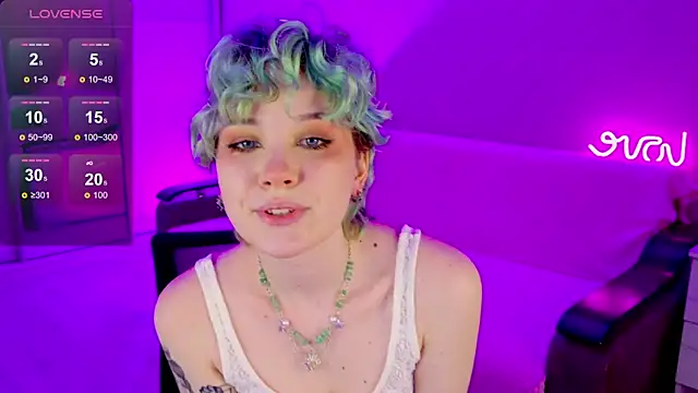 School Love online show from January 20, 2025, 1:11 pm