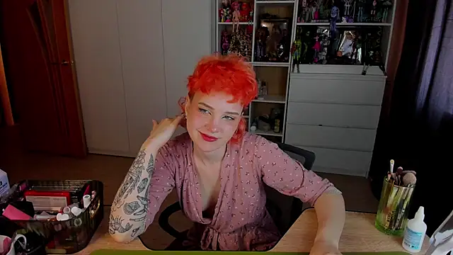 School Love online show from June 7, 2026, 8:08 am