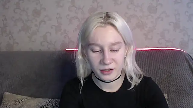 Snapshot of EnigmaSee chatting on March 12, 2026, 9:35 am EnigmaSee online show from March 12, 2026, 9:35 am