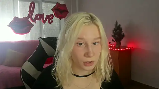 Snapshot of EnigmaSee chatting on March 8, 2026, 2:04 am EnigmaSee online show from March 8, 2026, 2:04 am