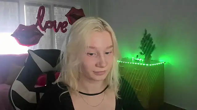 Snapshot of EnigmaSee chatting on March 8, 2026, 1:55 am EnigmaSee online show from March 8, 2026, 1:55 am