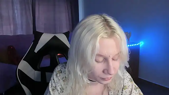 Snapshot of EnigmaSee chatting on July 10, 2026, 1:49 am EnigmaSee online show from July 10, 2026, 1:49 am