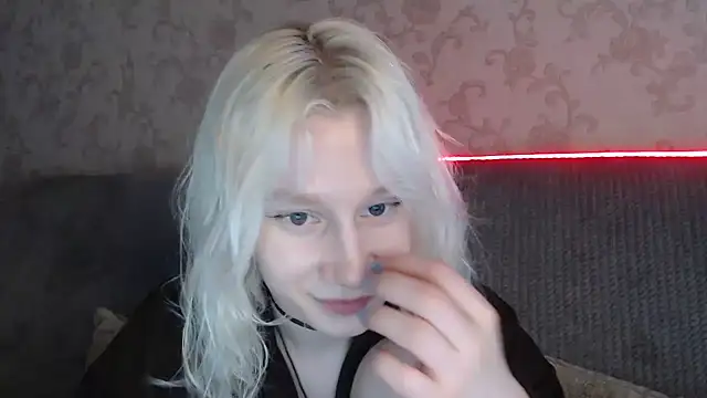 Snapshot of EnigmaSee chatting on July 7, 2026, 1:52 am EnigmaSee online show from July 7, 2026, 1:52 am