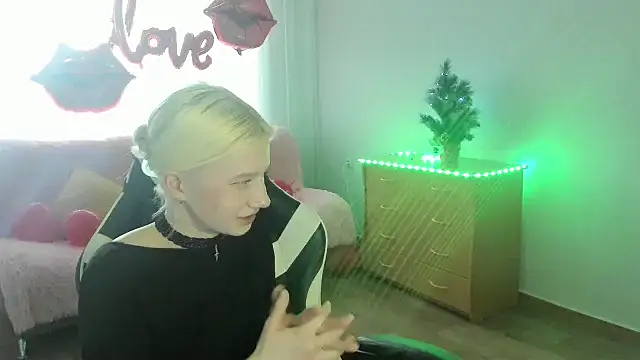 Snapshot of EnigmaSee chatting on March 1, 2026, 2:55 am EnigmaSee online show from March 1, 2026, 2:55 am