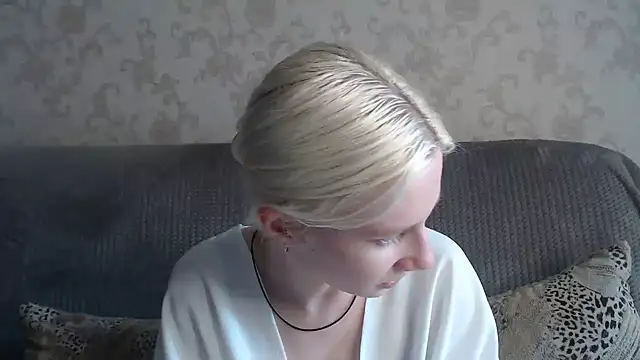 Snapshot of EnigmaSee chatting on July 2, 2026, 8:53 am EnigmaSee online show from July 2, 2026, 8:53 am