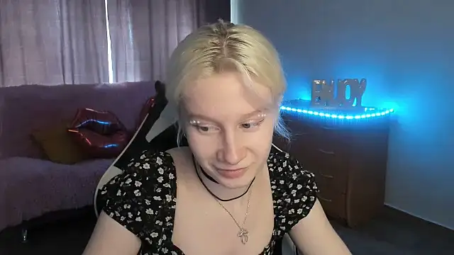 Snapshot of EnigmaSee chatting on July 13, 2026, 2:33 am EnigmaSee online show from July 13, 2026, 2:33 am