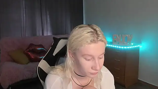 Snapshot of EnigmaSee chatting on July 22, 2026, 2:13 am EnigmaSee online show from July 22, 2026, 2:13 am