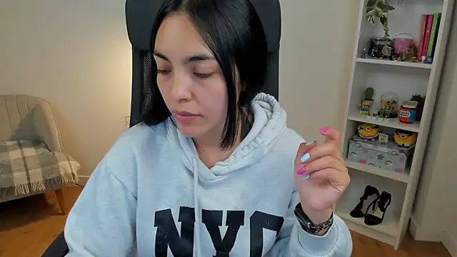  BellaEvans  online show from June 12, 2026, 4:32 am
