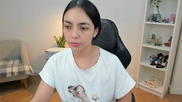 Snapshot of _BellaEvans_ chatting on February 24, 2026, 5:52 am BellaEvans online show from February 24, 2026, 5:52 am