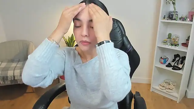 Snapshot of _BellaEvans_ chatting on February 11, 2026, 5:40 am BellaEvans online show from February 11, 2026, 5:40 am