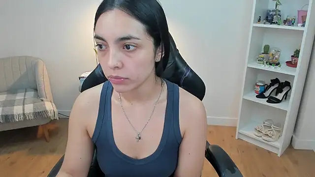 Snapshot of _BellaEvans_ chatting on March 5, 2026, 5:48 am BellaEvans online show from March 5, 2026, 5:48 am