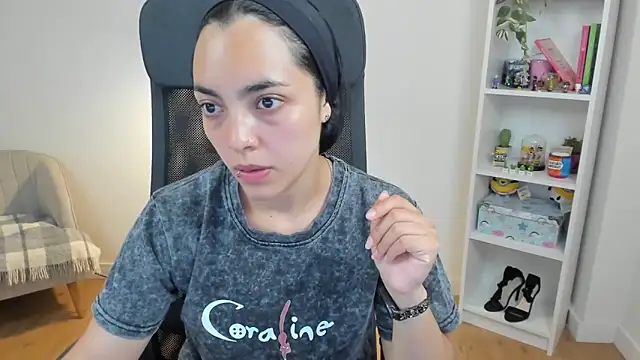  BellaEvans  online show from June 15, 2026, 4:45 am