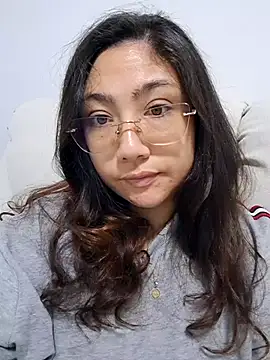 Mia Ruiz online show from December 2, 2025, 3:07 am