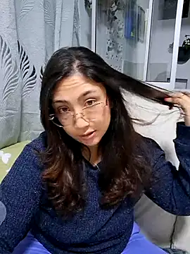 Mia Ruiz online show from October 28, 2025, 2:12 am