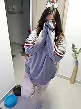 Mia Ruiz online show from December 4, 2025, 3:16 am