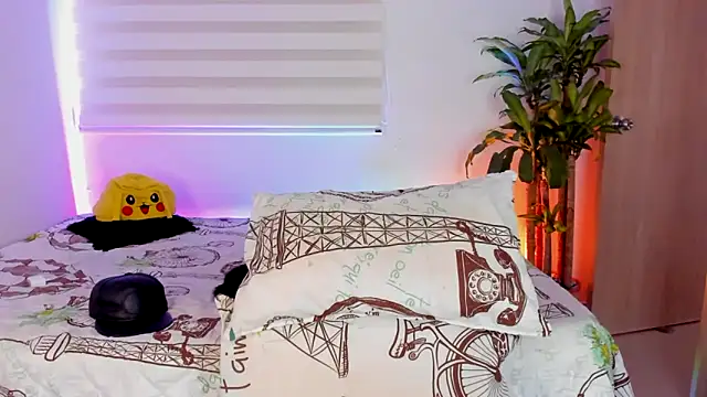 Snapshot of aldrinwhite chatting on October 19, 2025, 5:48 pm aldrinwhite online show from October 19, 2025, 5:48 pm