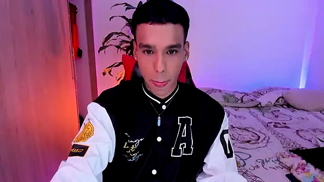 Snapshot of aldrinwhite chatting on July 28, 2026, 6:20 pm aldrinwhite online show from July 28, 2026, 6:20 pm