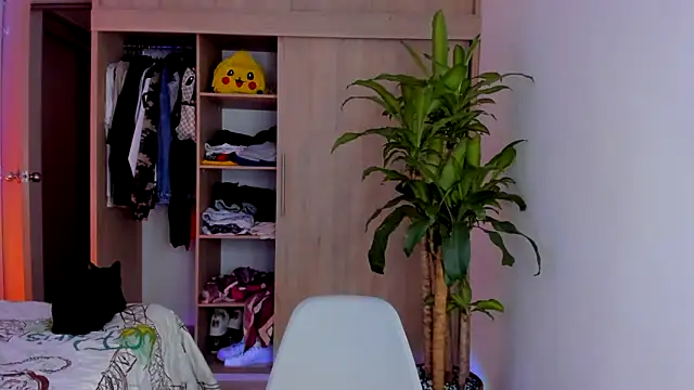 Snapshot of aldrinwhite chatting on November 12, 2025, 8:56 pm aldrinwhite online show from November 12, 2025, 8:56 pm