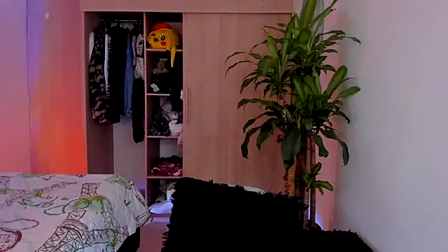 Snapshot of aldrinwhite chatting on December 14, 2025, 2:55 pm aldrinwhite online show from December 14, 2025, 2:55 pm